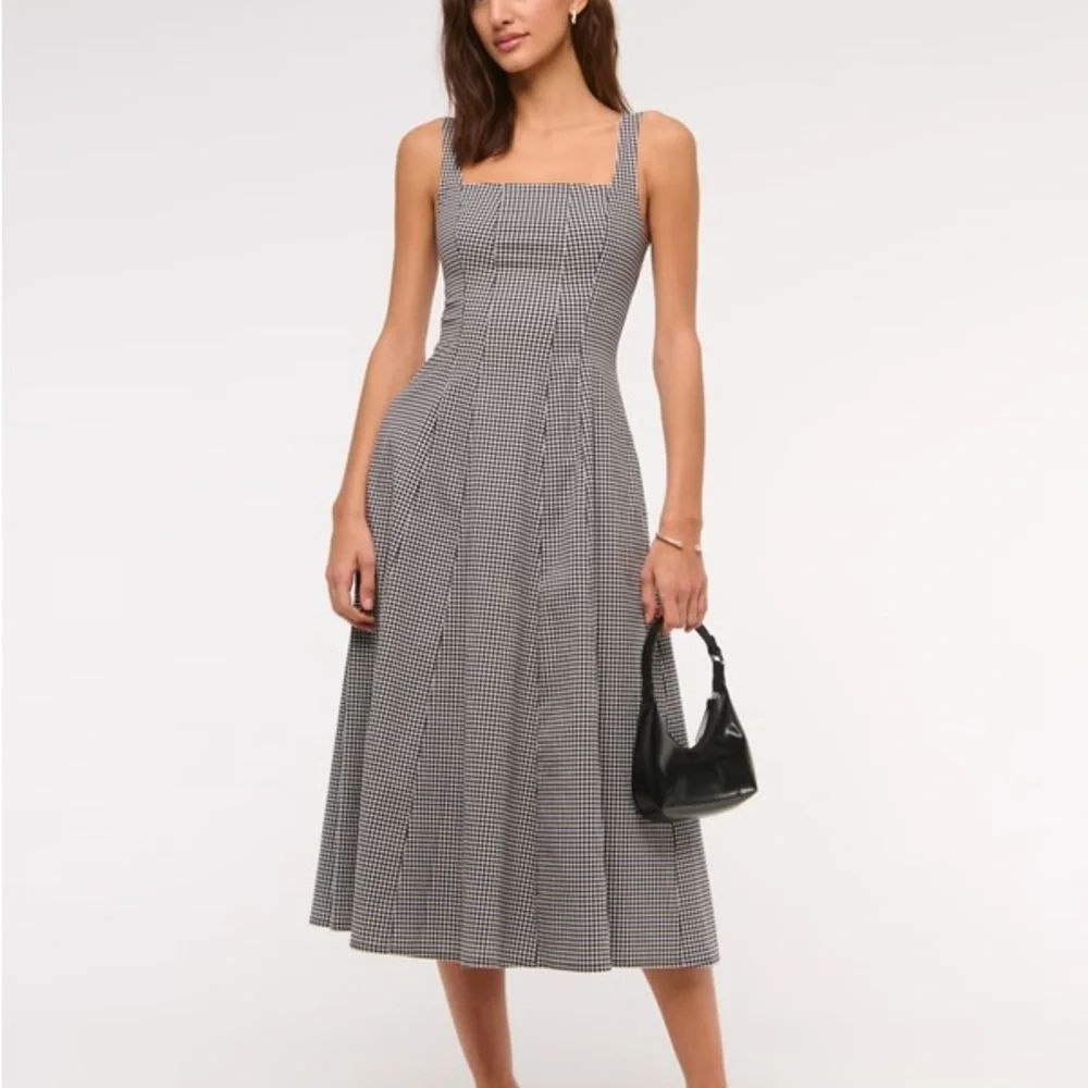 Abercrombie & Fitch Black and White Midi Dress - Picture 2 of 6
